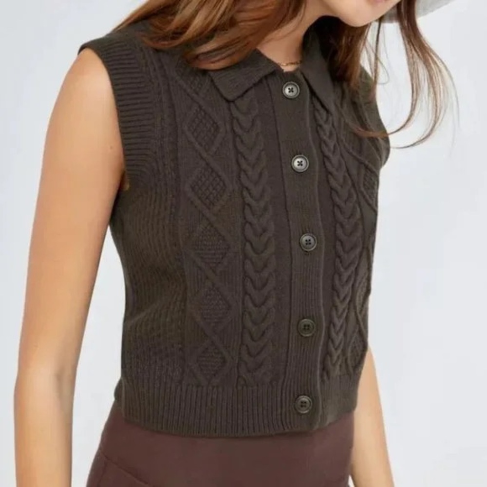 Aritzia Sunday Best Flynn Vest XXS in dark brown (55% merino wool)